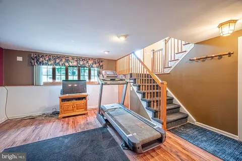 Entry Way - 8 Devon Ln, Media, PA 19063 photo 7 of 8