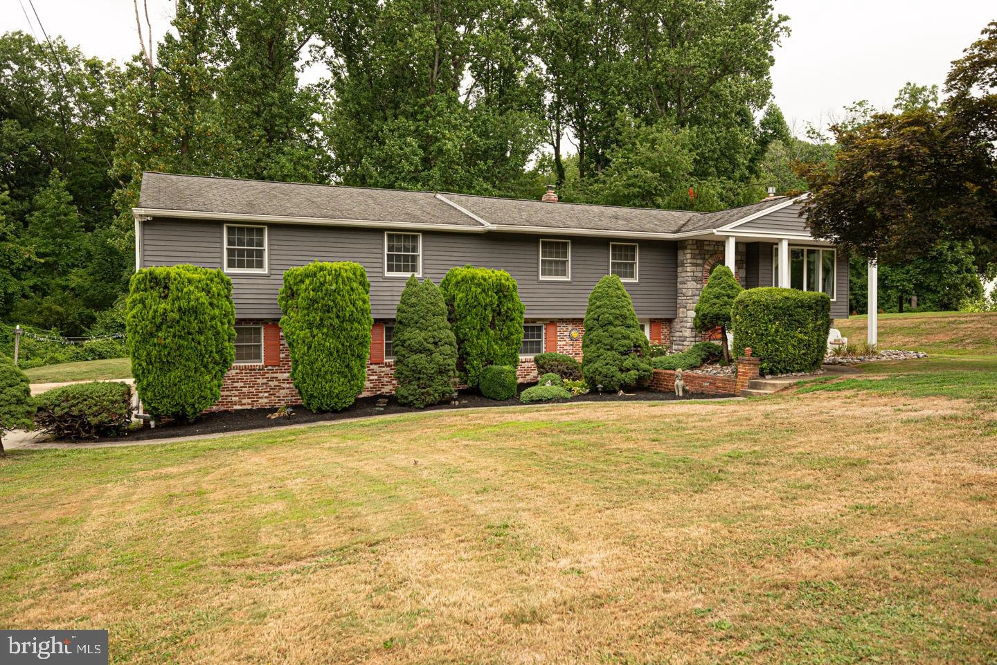 Exterior - 8 Devon Ln, Media, PA 19063 photo 1 of 18