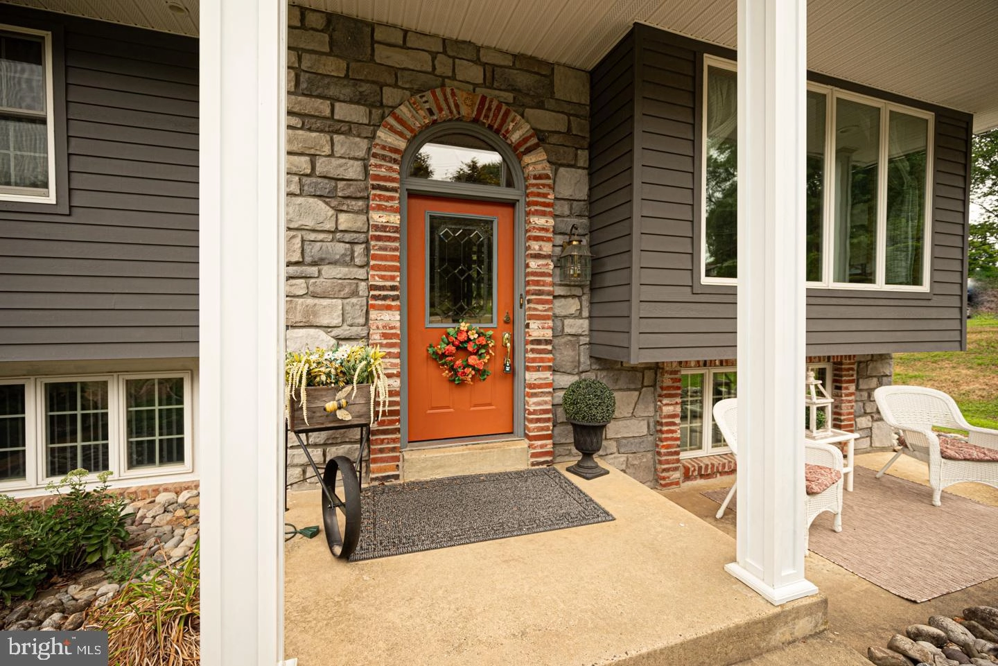 Exterior - 8 Devon Ln, Media, PA 19063 photo 5 of 18