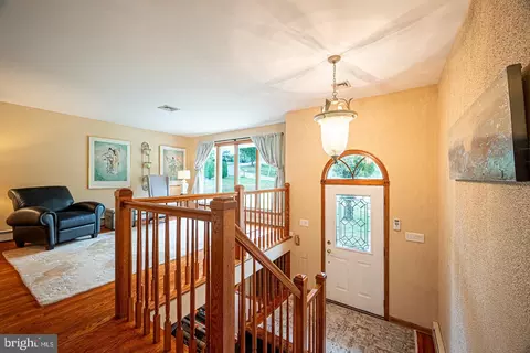 Entry Way - 8 Devon Ln, Media, PA 19063 photo 2 of 8