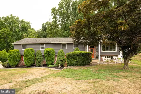 Exterior - 8 Devon Ln, Media, PA 19063 photo 2 of 18