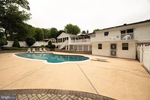 Exterior - 8 Devon Ln, Media, PA 19063 photo 16 of 18