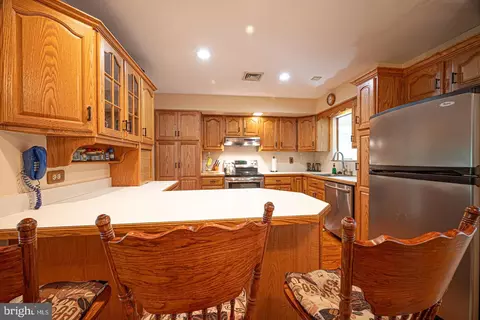 Kitchen - 8 Devon Ln, Media, PA 19063 photo 1 of 5