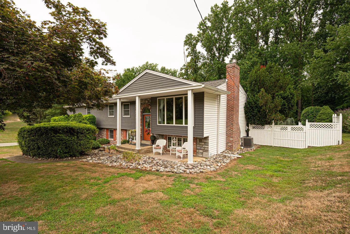 Exterior - 8 Devon Ln, Media, PA 19063 photo 6 of 18