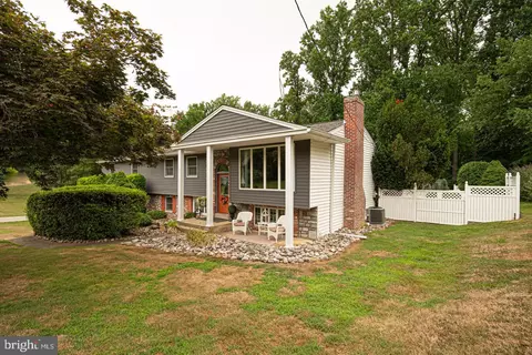 Exterior - 8 Devon Ln, Media, PA 19063 photo 6 of 18