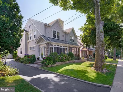611 Country Club Ln, Havertown, PA 19083