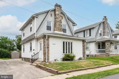 205 Tatnall Ave, Norwood, PA 19074
