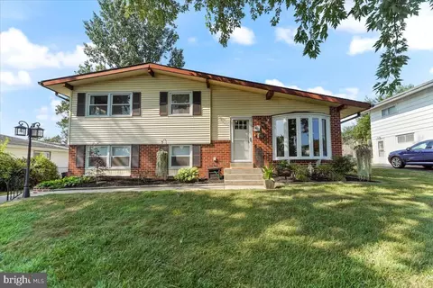 412 Hampshire Dr, Broomall, PA 19008