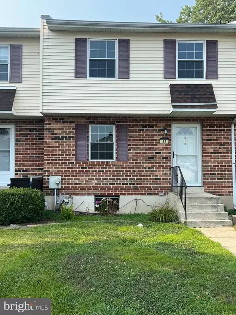 62 Colonial Cir, Aston, PA 19014