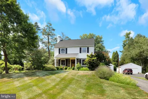 5 Plush Mill Rd, Wallingford, PA 19086