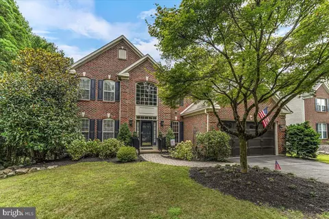 17 Big Woods Dr, Glen Mills, PA 19342