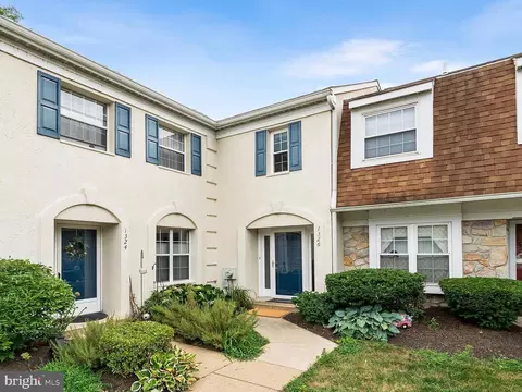 1326 Putnam Blvd #30, Wallingford, PA 19086