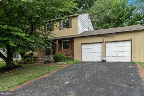 810 Evans Rd, Springfield, PA 19064