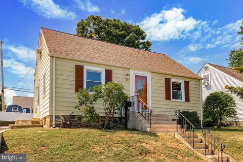 62 Seward Ln, Aston, PA 19014