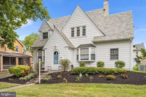 629 Foss Ave, Drexel Hill, PA 19026