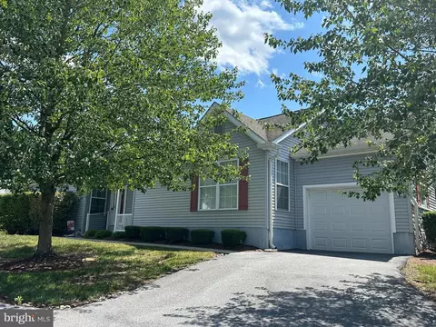 910 E Fox Hound Chase Chase, Glen Mills, PA 19342