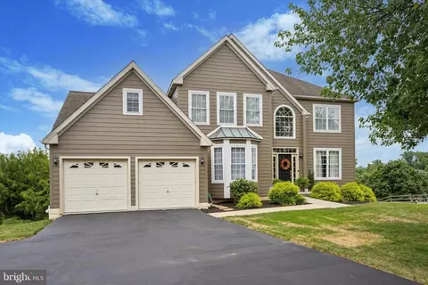 73 Overlook Cir, Garnet Valley, PA 19060