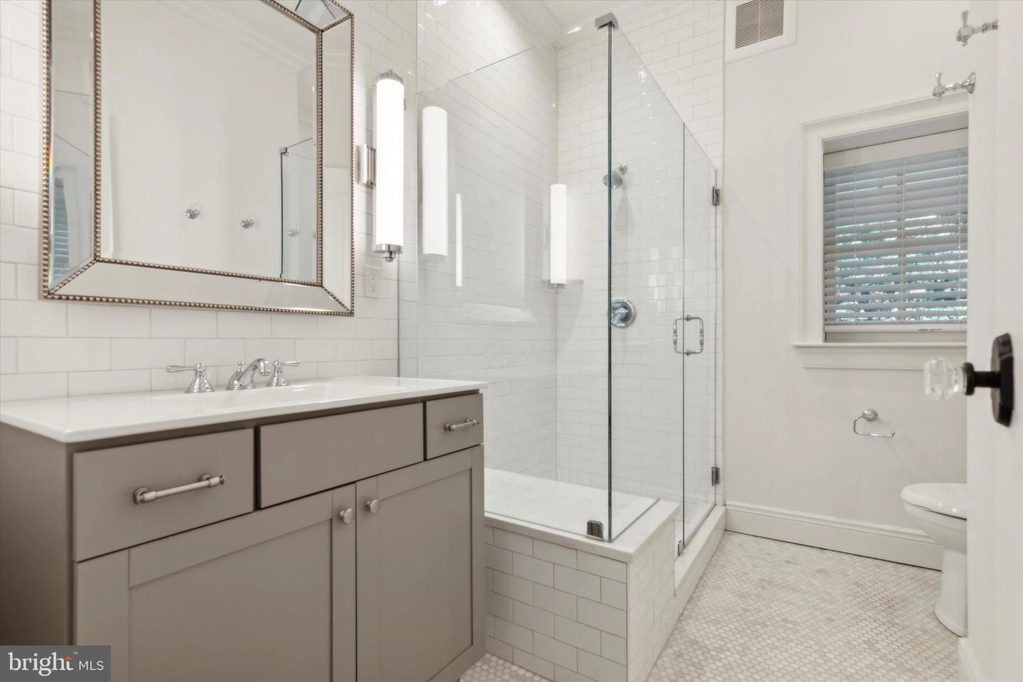 200 W Wayne Ave, Wayne, PA 19087 photo 8