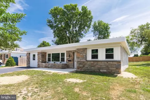 625 Cedar Grove Rd, Broomall, PA 19008