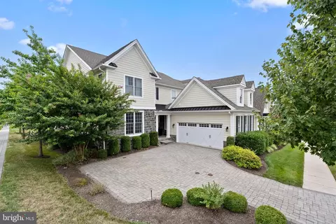 303 Orchard Ln, Newtown Square, PA 19073