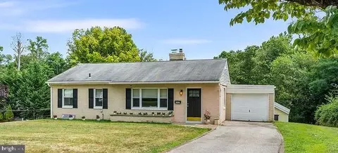 2037 Rose Ln, Broomall, PA 19008