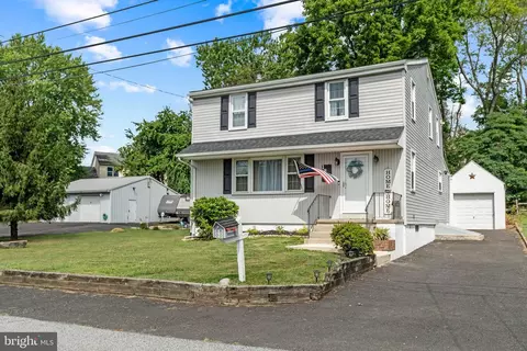 Exterior - 1828 Peach St, Boothwyn, PA 19061 photo 2 of 7