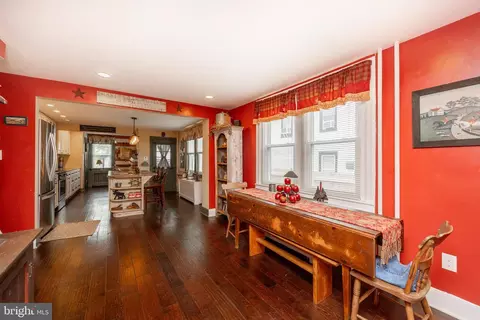Entry Way - 222 Highland Ave, Wayne, PA 19087 photo 2 of 6