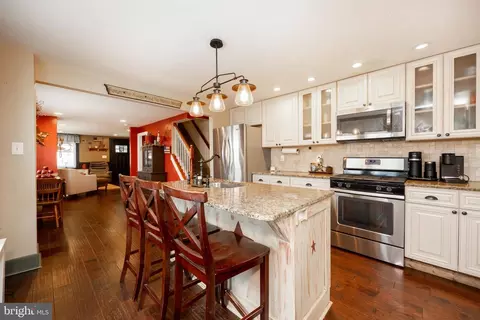 Kitchen - 222 Highland Ave, Wayne, PA 19087 photo 1 of 2