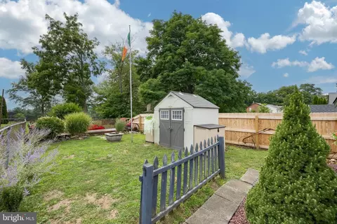 Exterior - 222 Highland Ave, Wayne, PA 19087 photo 2 of 8