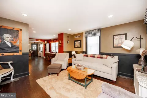 Entry Way - 222 Highland Ave, Wayne, PA 19087 photo 4 of 6