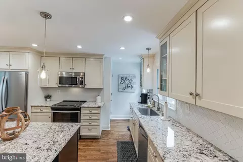 Kitchen - 446 Conard Dr, Springfield, PA 19064 photo 4 of 7