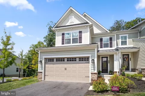 233 W Ponds Edge Dr, Media, PA 19063