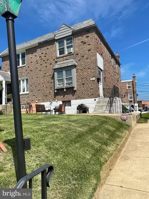 993 Fairfax Rd, Drexel Hill, PA 19026