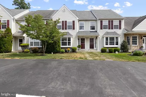 204 Spring Valley Way, Aston, PA 19014