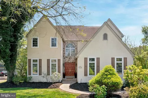 5057 Brittany Ln, Bryn Mawr, PA 19010