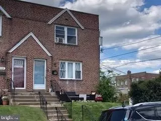 1226 E 10th St, Crum Lynne, PA 19022