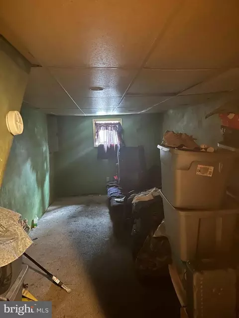 Entry Way - 573 Snowden Rd, Upper Darby, PA 19082 photo 1 of 3