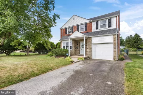 448 E Thomson Ave, Springfield, PA 19064 photo 2