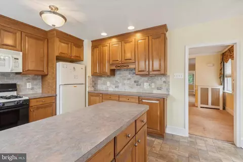 27 Wayne Ave, Springfield, PA 19064 photo 9