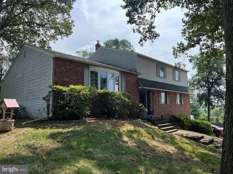 1625 Caroline Dr, Aston, PA 19014