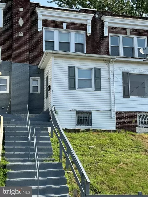 927 Keystone Rd, Chester, PA 19013