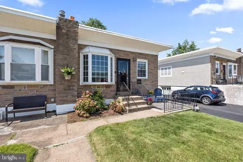 209 Acres Dr, Ridley Park, PA 19078