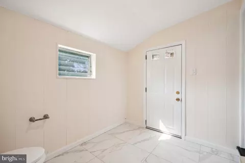 Entry Way - 17 Marshall Ave, Marcus Hook, PA 19061 photo 6 of 7