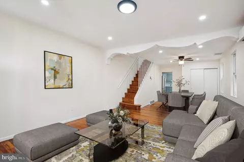 Living - 17 Marshall Ave, Marcus Hook, PA 19061 photo 3 of 4
