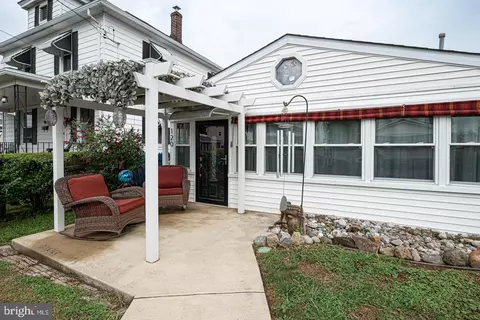 Exterior - 120 Edward St, Marcus Hook, PA 19061 photo 3 of 12