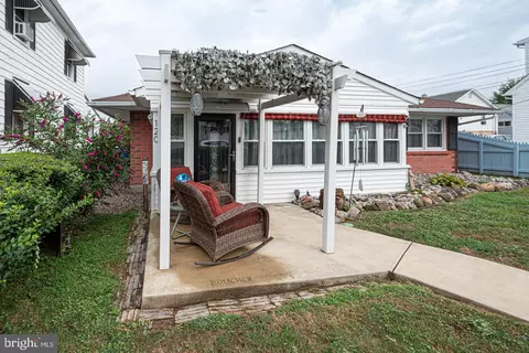 Exterior - 120 Edward St, Marcus Hook, PA 19061 photo 2 of 12