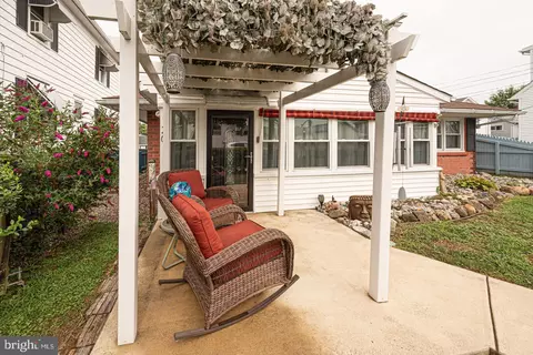Exterior - 120 Edward St, Marcus Hook, PA 19061 photo 4 of 12