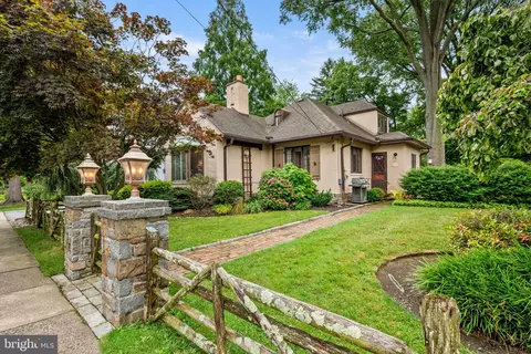 2620 Prescott Rd, Havertown, PA 19083