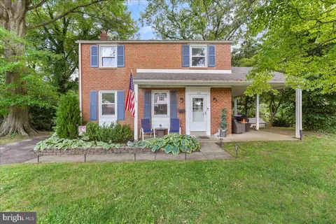 713 Adams Dr, Brookhaven, PA 19015