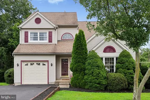 257 Beatrice Ln, Aston, PA 19014